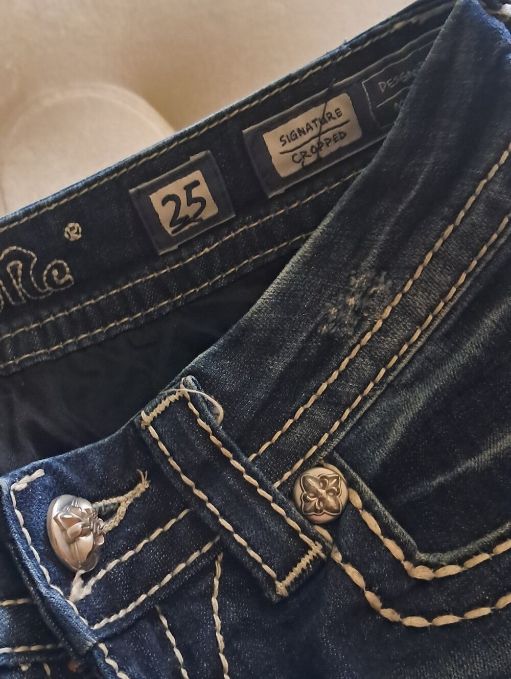 Miss Me Size 25 Cropped Jeans (73)